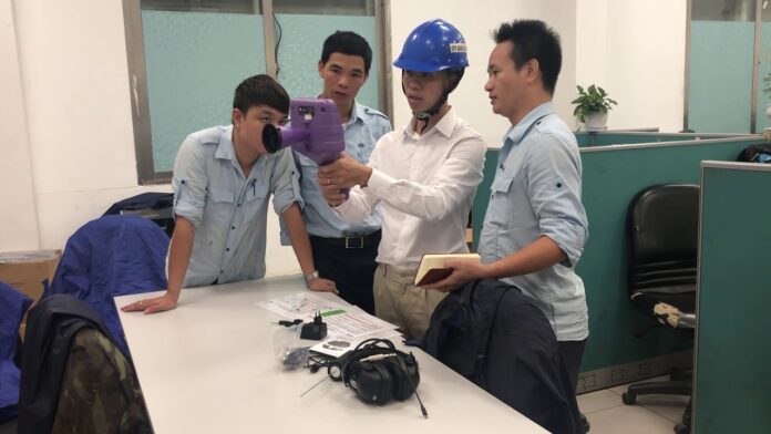 Đào tạo cho kỹ sư nhà máy thép về công dụng thiết bị Leakshooter (Synergy)-Phát hiện rò rỉ khí nén