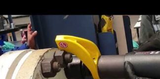 TorcUP Raptor Series Pneumatic Torque Wrench Demo on Oil & Gas Flange