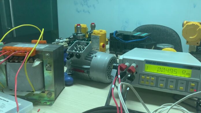 Thực hiện phép đo điện trở 4 dây của dây cáp điện bằng Micro-Ohmmeter OM22-AOIP | Sản xuất cáp điện