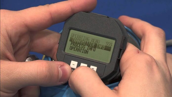 Đề xuất tiêu đề: “Commissioning of the HART® Address for Cerabar S and Deltapilot S: A Guide for Industrial Automation Professionals”