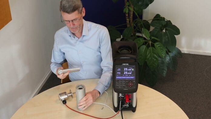 Sanitary Temperature Sensor Calibration Using Adapter for RTC 156 Clamp Insert – Tiết kiệm thời gian và đảm bảo độ chính xác trong thiết bị hiệu chuẩn