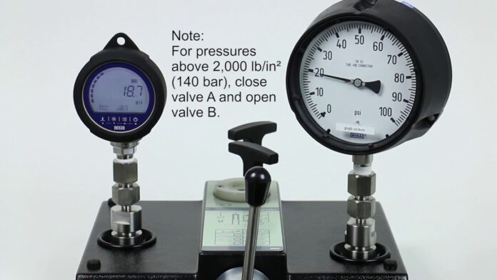 Hiệu chuẩn đồng hồ áp suất với bàn tạo áp – Lợi ích và ứng dụng trong công nghiệp
