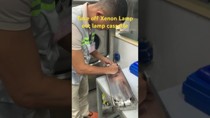 Take off Xenon Lamp out the lamp cassette| Thay thế bóng đèn Xenon Lamp 1700W cho Suntest XLS+ (II) | Việt Nam Distributor | INO Measure