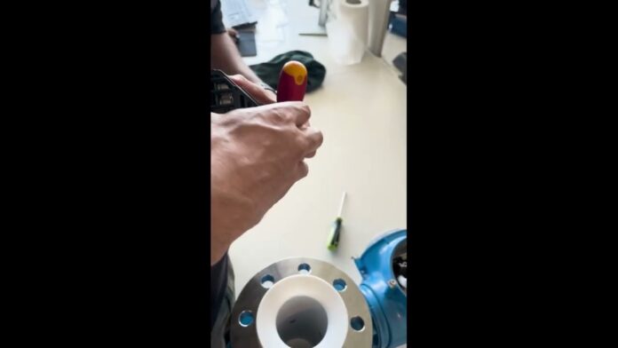 “Những lợi ích và ứng dụng thực tế của việc thay thế thành bộ điện tử Proline 300”