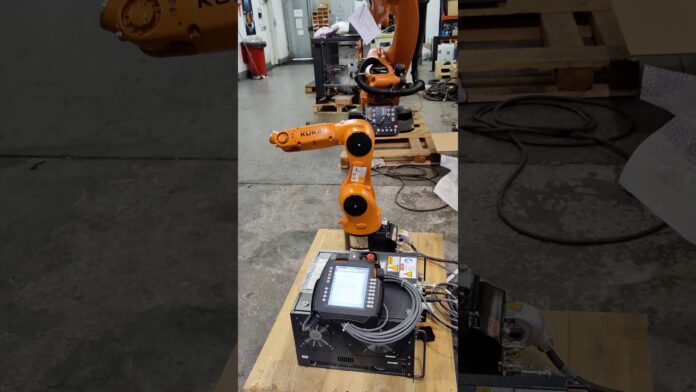Kuka Agilus robot KR6 R700 Sixx at Eurobots INO Việt Nam | Distributor