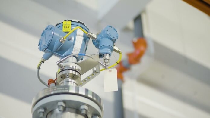 Tiêu đề: “Khám phá Portfolio đo mức Rosemount™ – Công cụ tối ưu cho phòng thí nghiệm và tự động hóa công nghiệp”