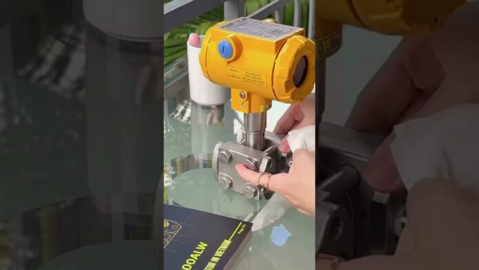 Title: “APRS-2000ALW – Thiết bị đo chênh áp siêu chính xác cho ứng dụng công nghệ Hart của Aplisens”