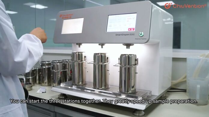 “Thiết bị chuẩn bị mẫu cho bài kiểm tra độ bền màu khi giặt – Tiện lợi và hiệu quả cho nhà máy và phòng thí nghiệm”