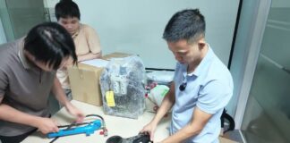 Khui lô hàng thiết bị xiết lực cùng INO team – Khám phá công nghệ đo lường | Việt Nam Distributor | INO Measure